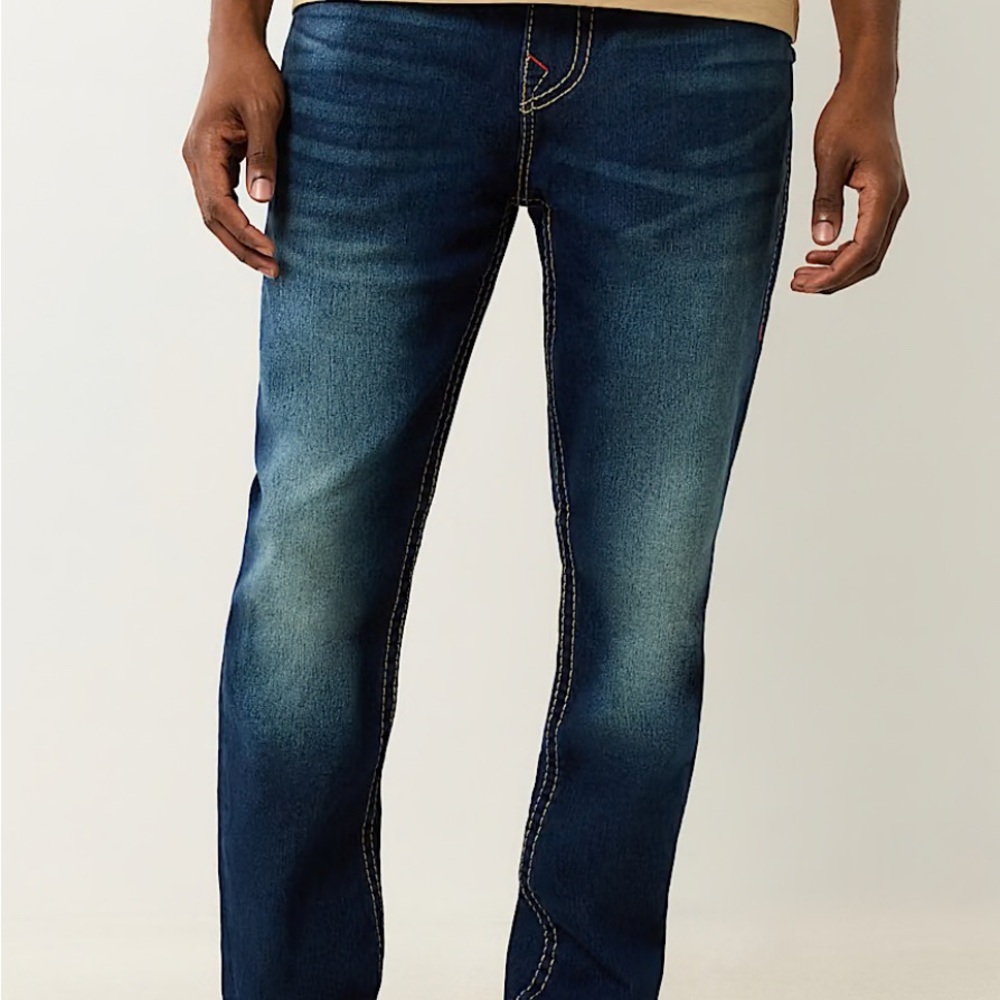 NWT JEAN AJUSTÉ GENO BIG T TRUE RELIGION SIZE 32 *32